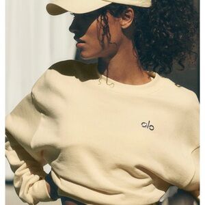 New color drop! Alo Candlelight yellow Accolade Croppd sweatshirt